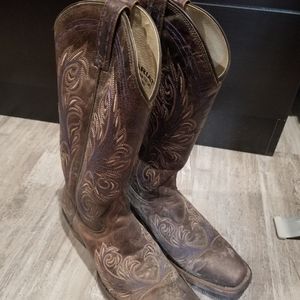 Ariat cowgirl boots square toe size 7